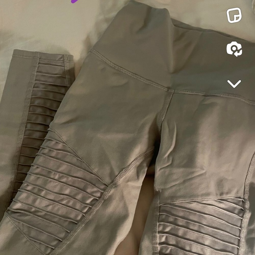 alo leggings 28 in